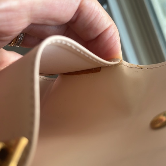 Louis Vuitton Vernis key case. - Picture 8 of 9